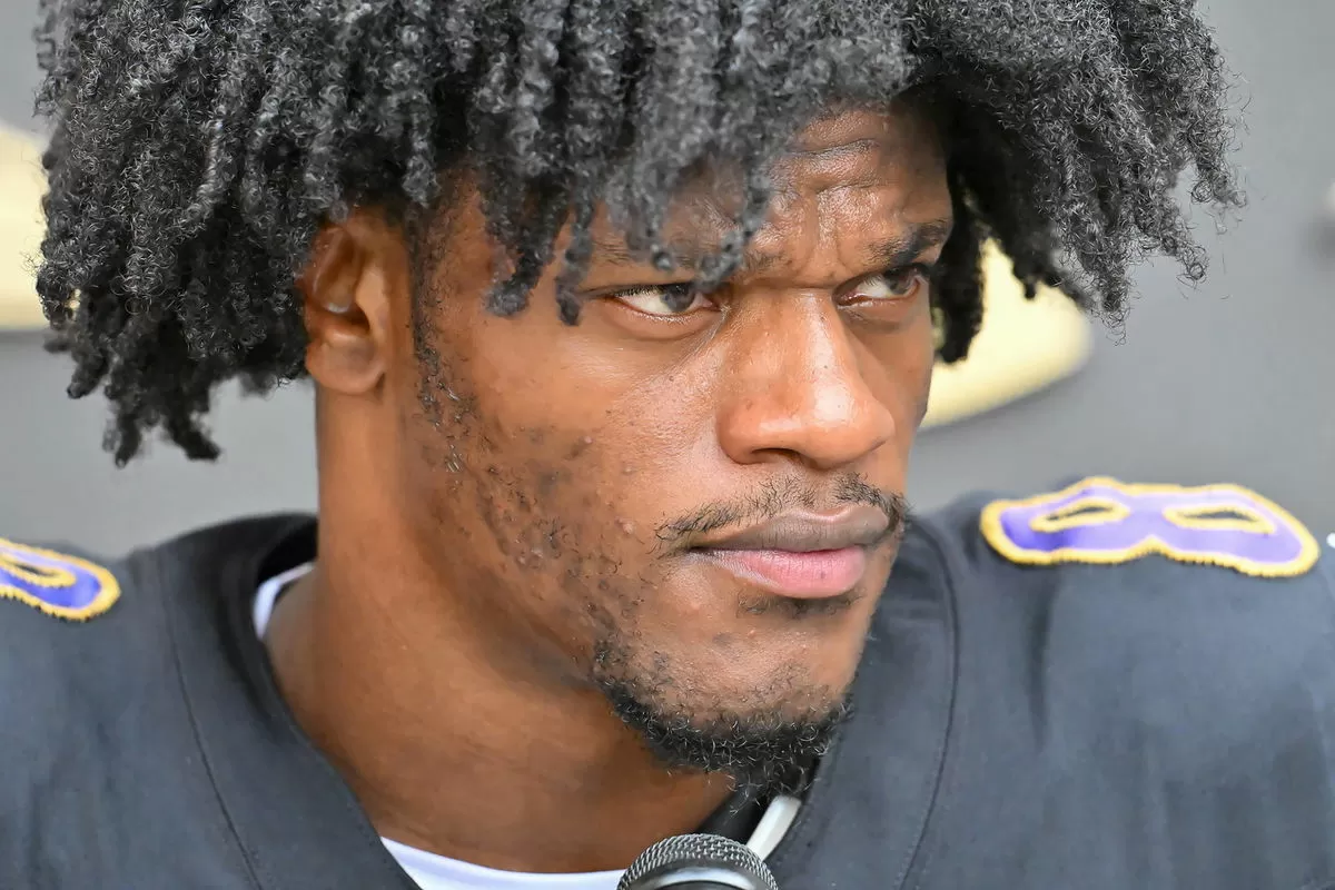 What happened to Lamar Jackson? Ravens QB Suffers Injury & Heads to Locker Room vs. Patriots