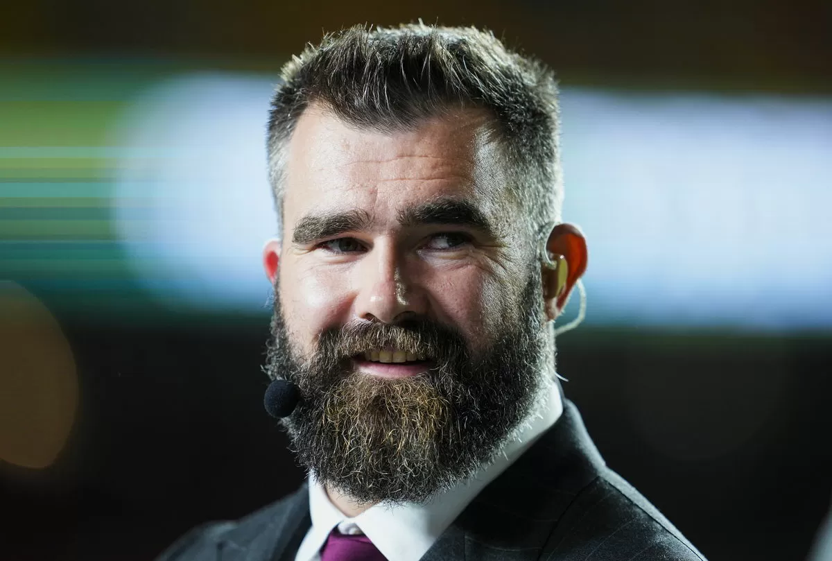 Jason Kelce Strongly Defends Bill Belichick for Spygate After HOF Snub