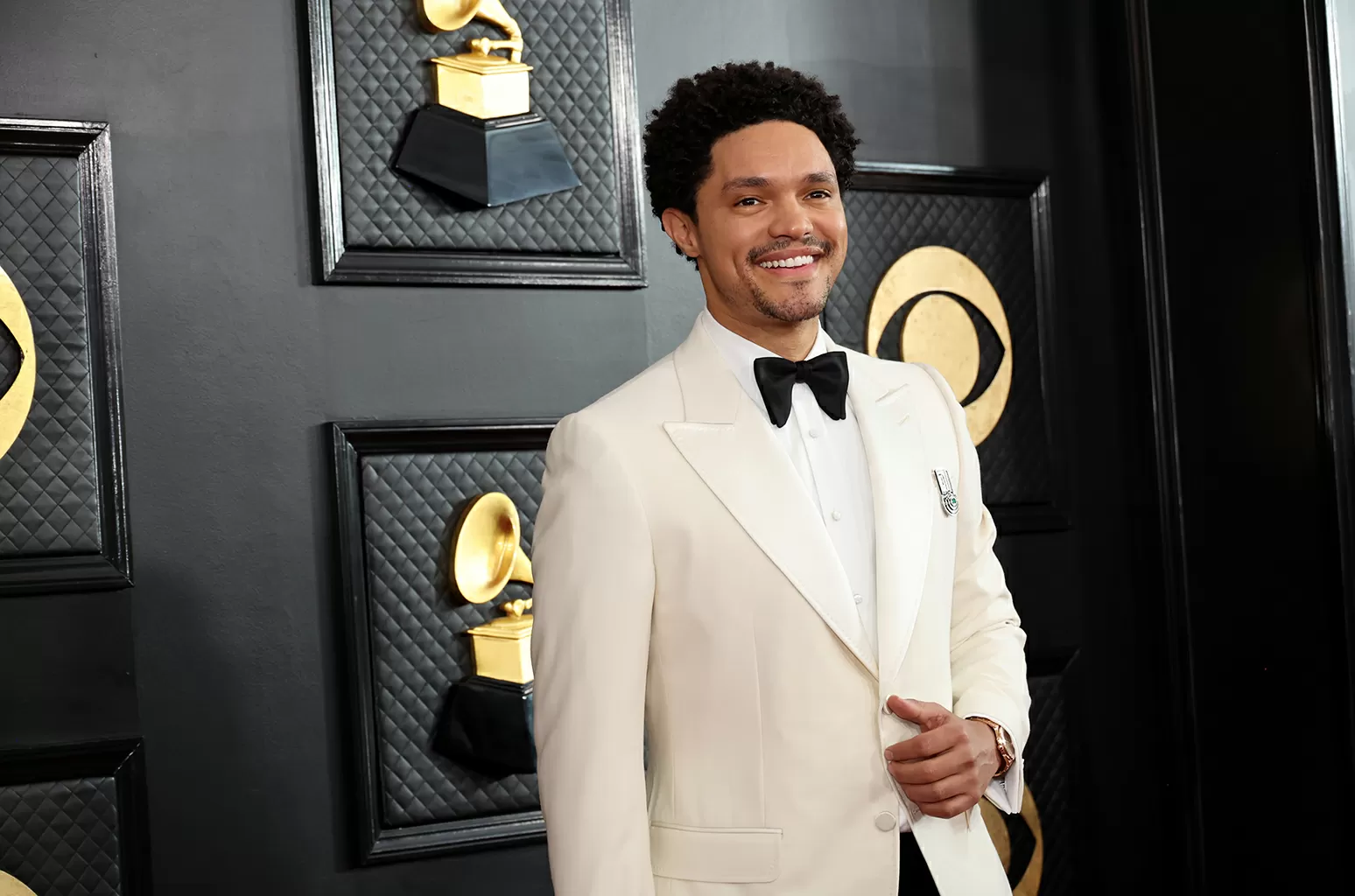From Kenny Rogers to Trevor Noah, Grammy Hosts Who Were Nominees That Same Year: Full List