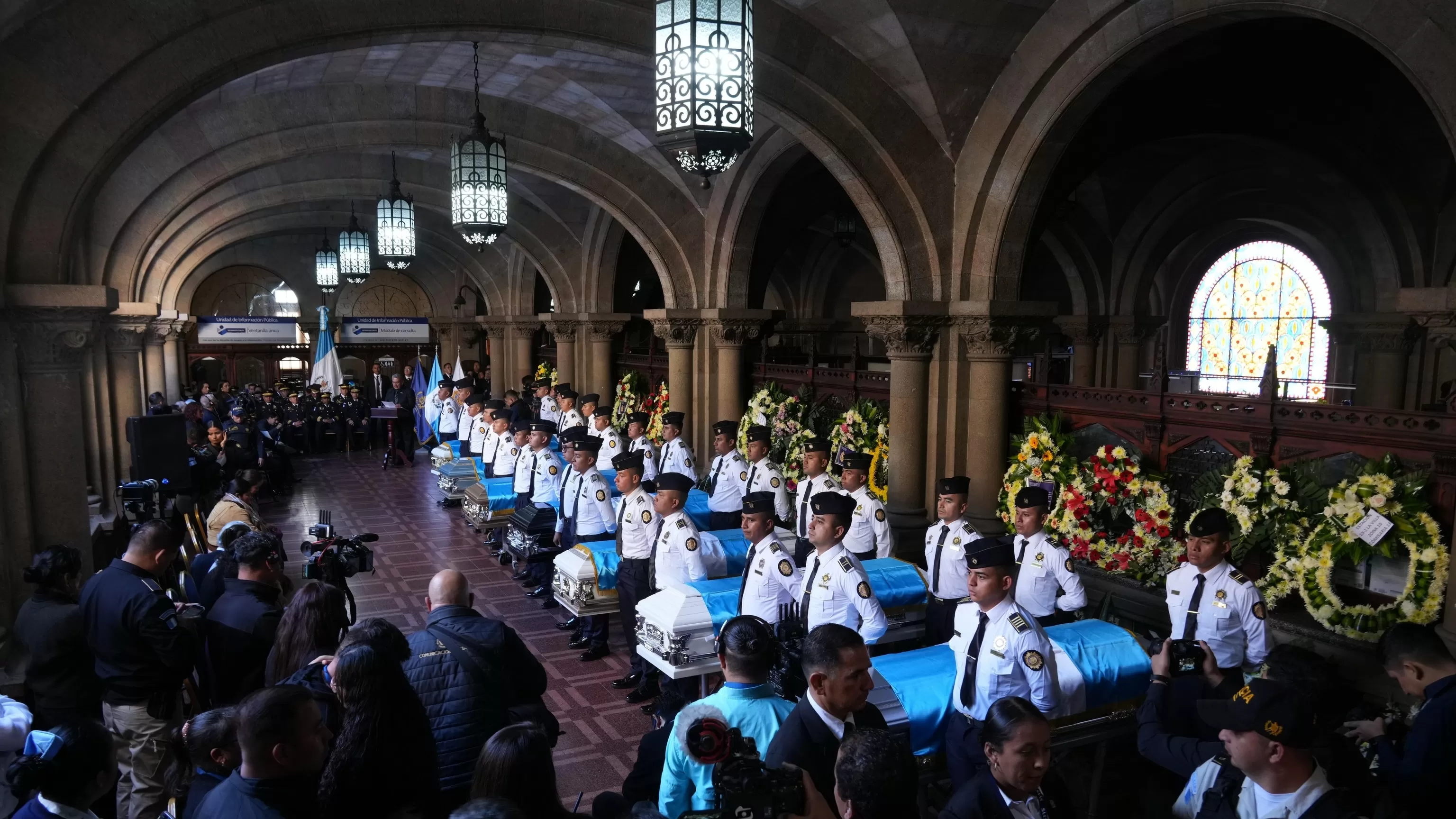9 Guatemalan police officers dead after gang attacks
