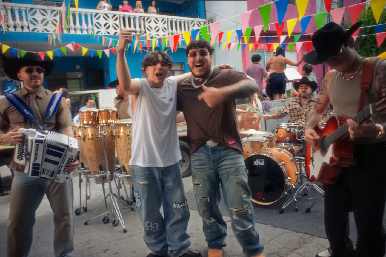 Xavi & Grupo Frontera’s ‘No Capea’ Banks Top Spot on Latin Airplay Chart