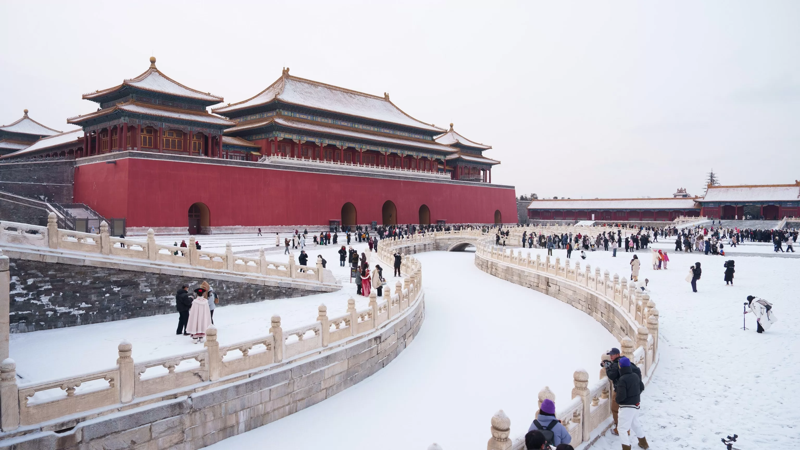 China grants UK and Canada visa-free entry, raising total to 79 countries