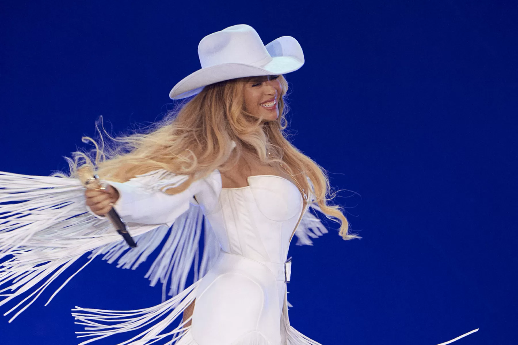 Beyoncé Shows Off New Blonde Bob Hairstyle While Celebrating Super Bowl LX