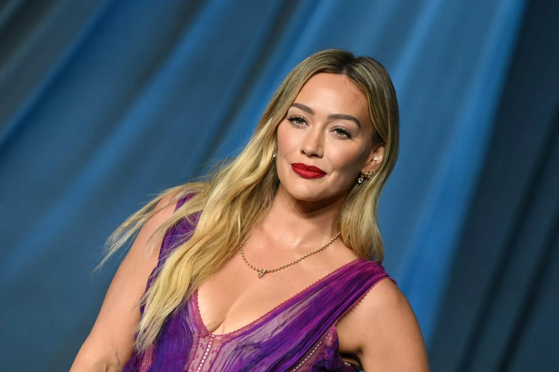 Hilary Duff Talks ‘Complicated’ Family Dynamics Amid Rumored Rift & Past ‘Inappropriate’ Age-Gap Relationship