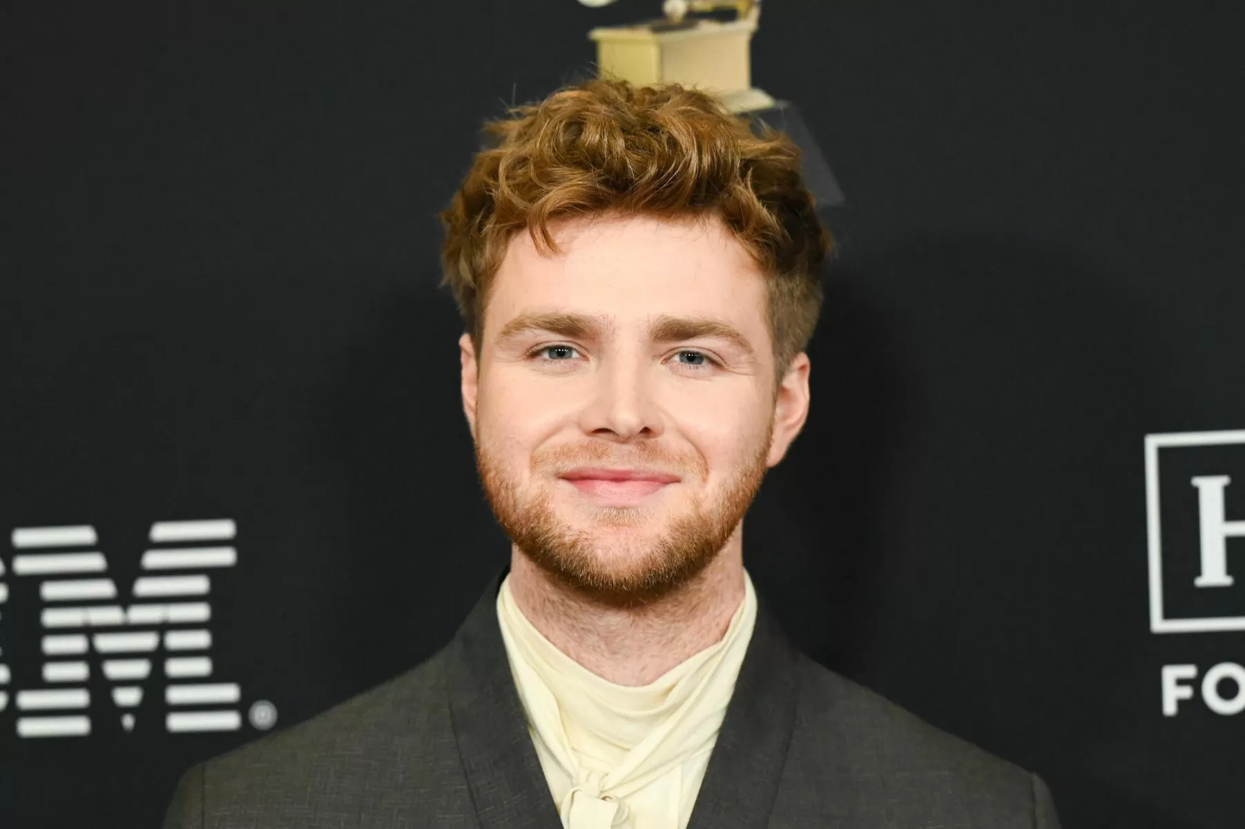 Alex Warren to Perform at 2026 BRIT Awards Alongside Harry Styles, Rosalía & More