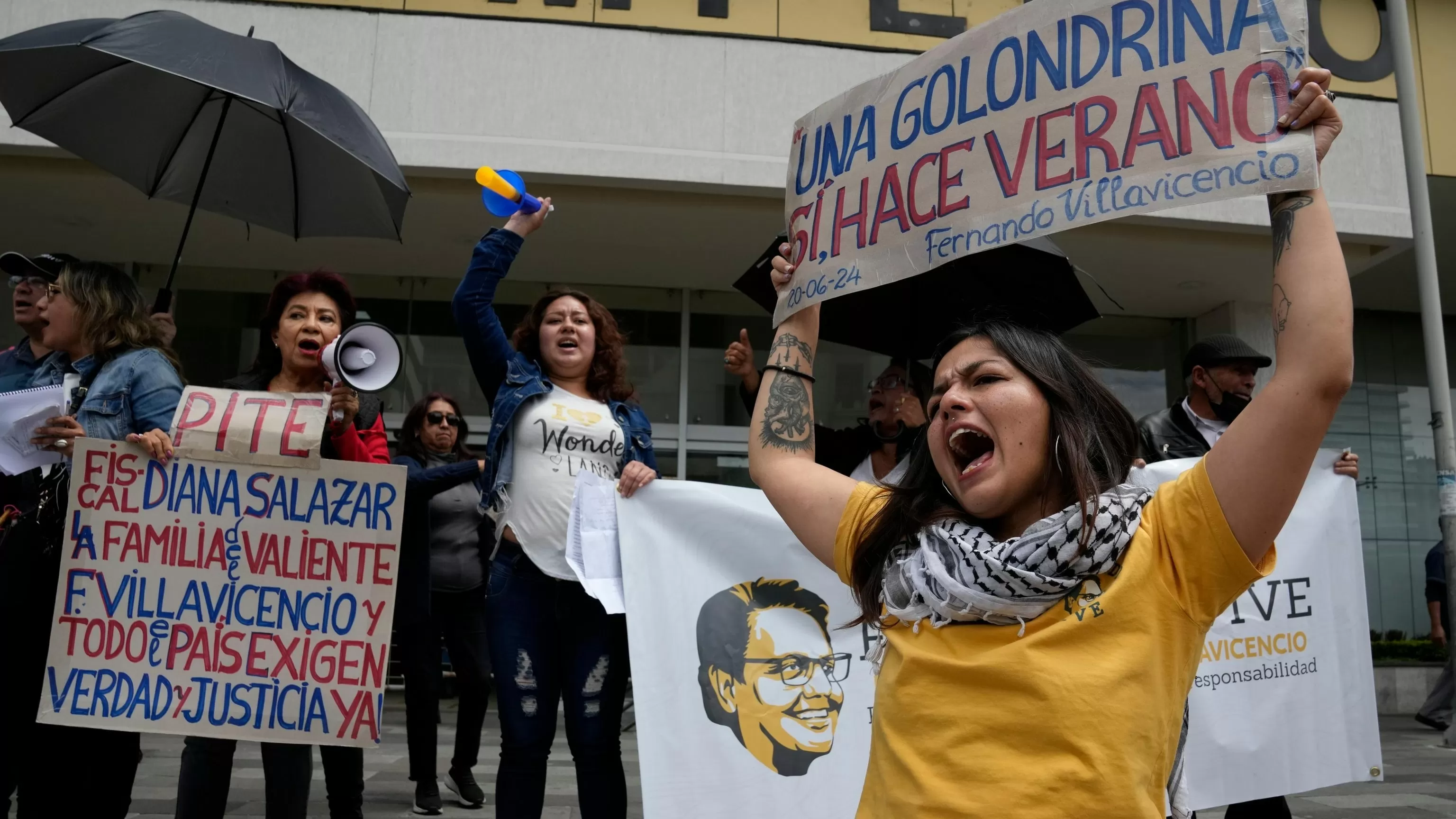 Mexico arrests suspect wanted in the 2023 killing of Ecuadorian candidate and sends him to Colombia