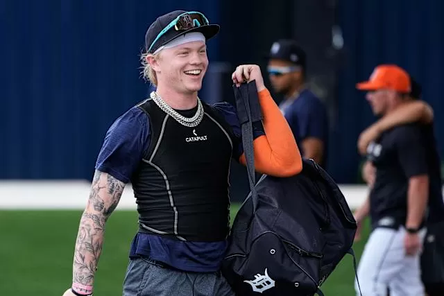 “Weighed Down by the Bling”- Tigers’ Max Clark Lands in Hot Waters Again After ‘Chains’ Controversy