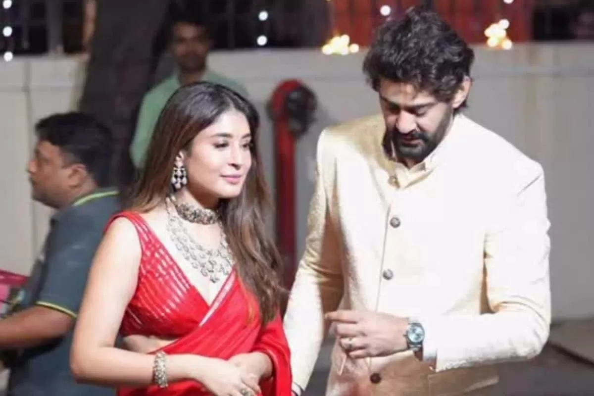 Kritika Kamra Marries Gaurav Kapur In Mumbai: A Closer Look At Her Elegant Red Saree Bridal Look