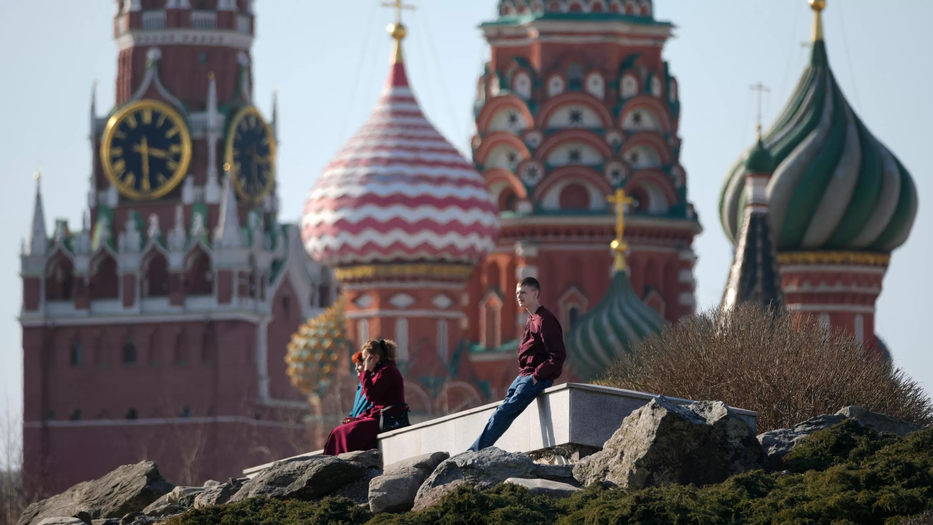 Russia expels British diplomat over spying allegations