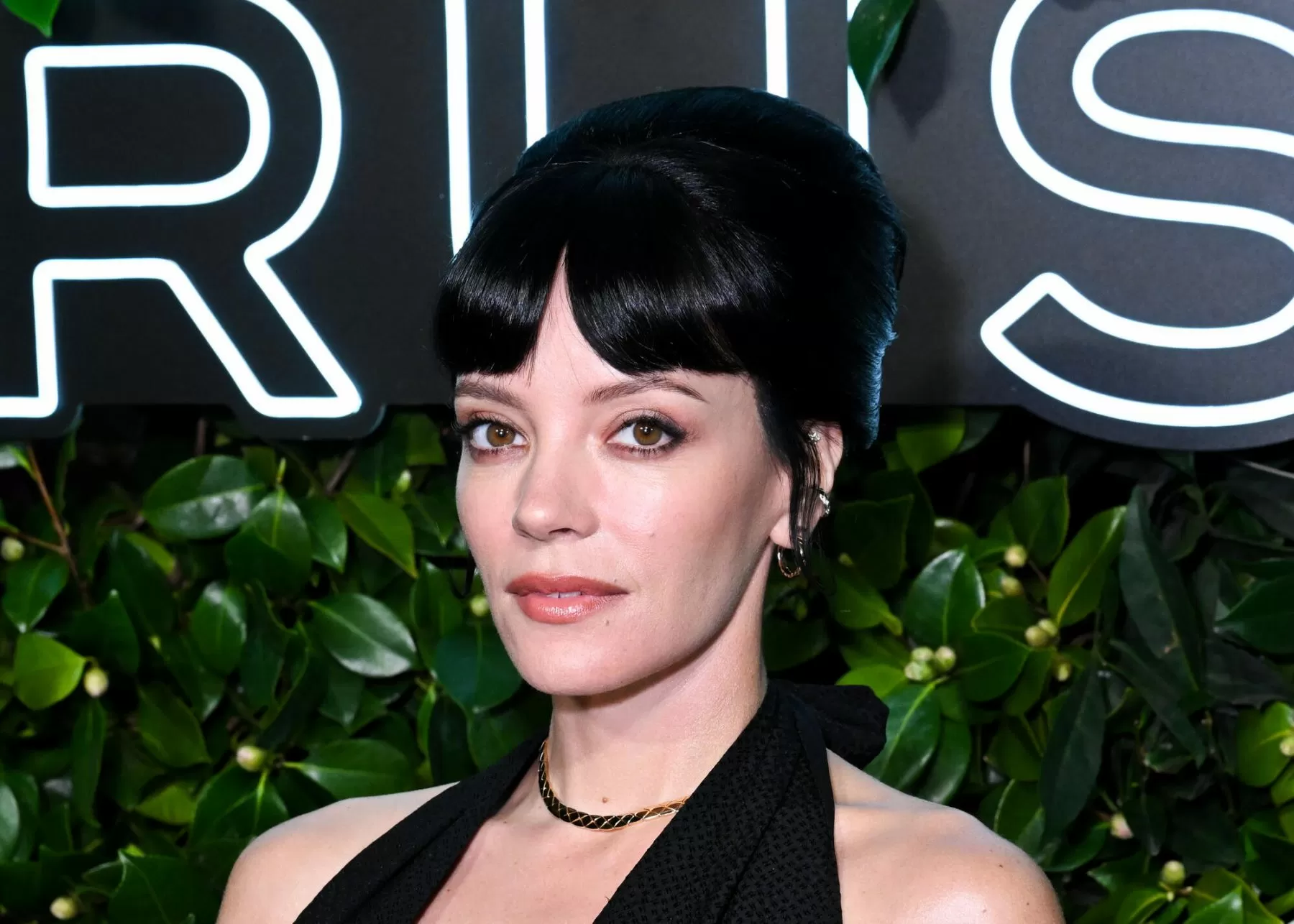 Lily Allen Performs ‘West End Girl’ Song in Dress Seemingly Featuring Ex David Harbour’s Receipts