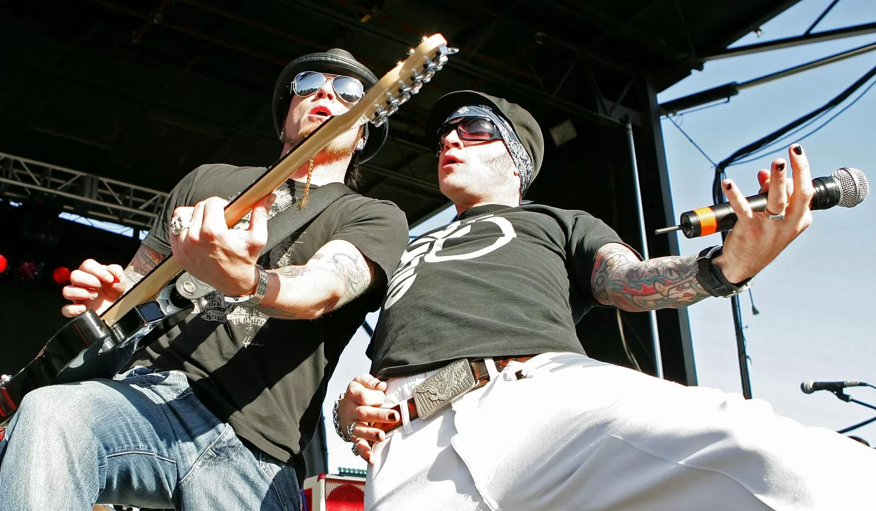 ‘My Own Worst Enemy’ Band Lit Sues Sony, Claiming RCA Promised 50% Streaming Cut…in 1998