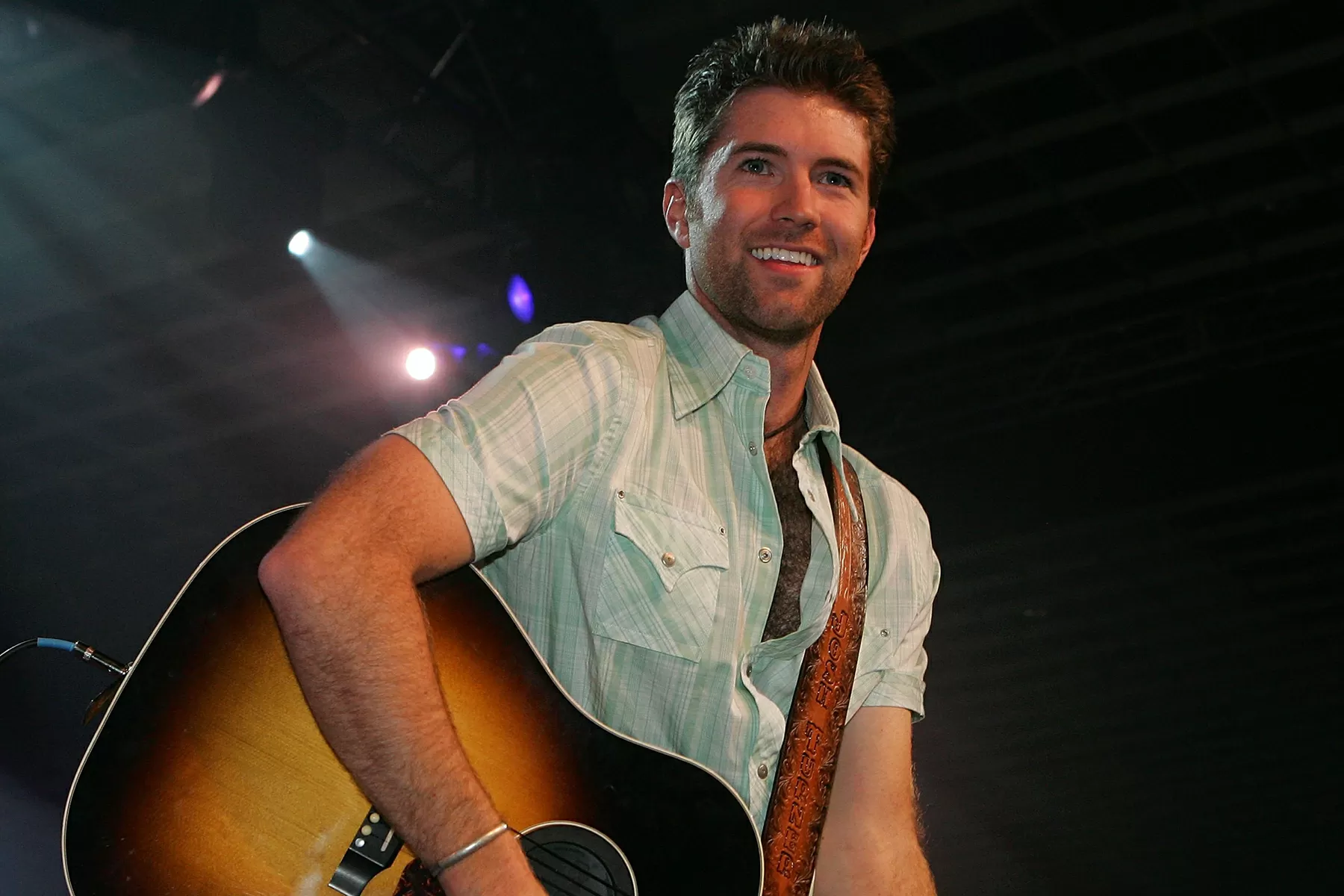 Chart Rewind: In 2006, Josh Turner’s ‘Your Man’ Became His First Hot Country Songs No. 1