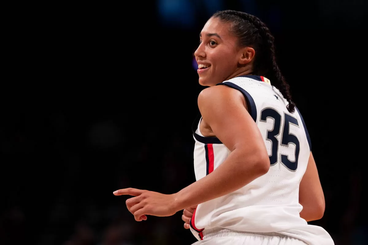 Azzi Fudd Earns Major National Honor Amid One-of-a-Kind Run at UConn