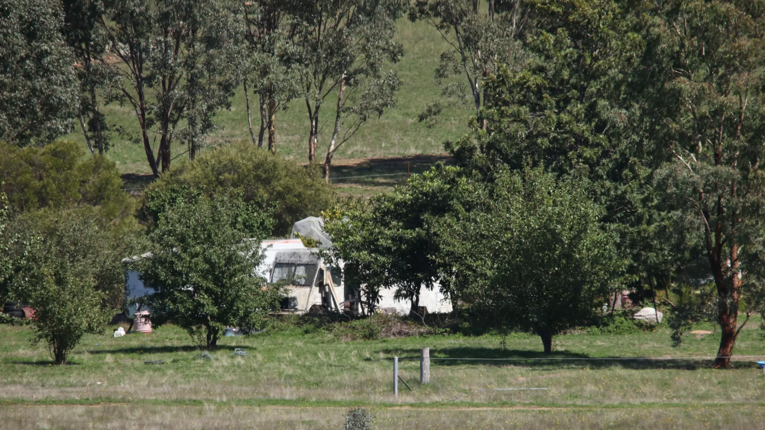 Australian police fatally shoot a suspect in a 3-hour standoff after 2 officers killed
