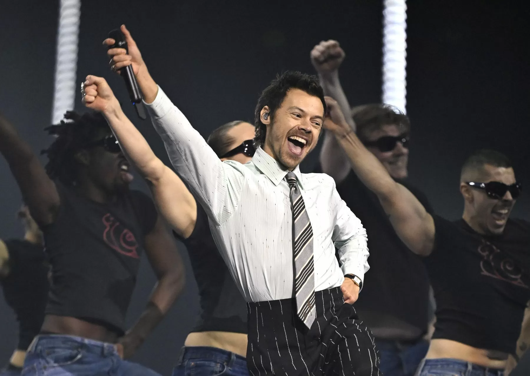 Here Are the Lyrics to Harry Styles’ ‘Aperture’