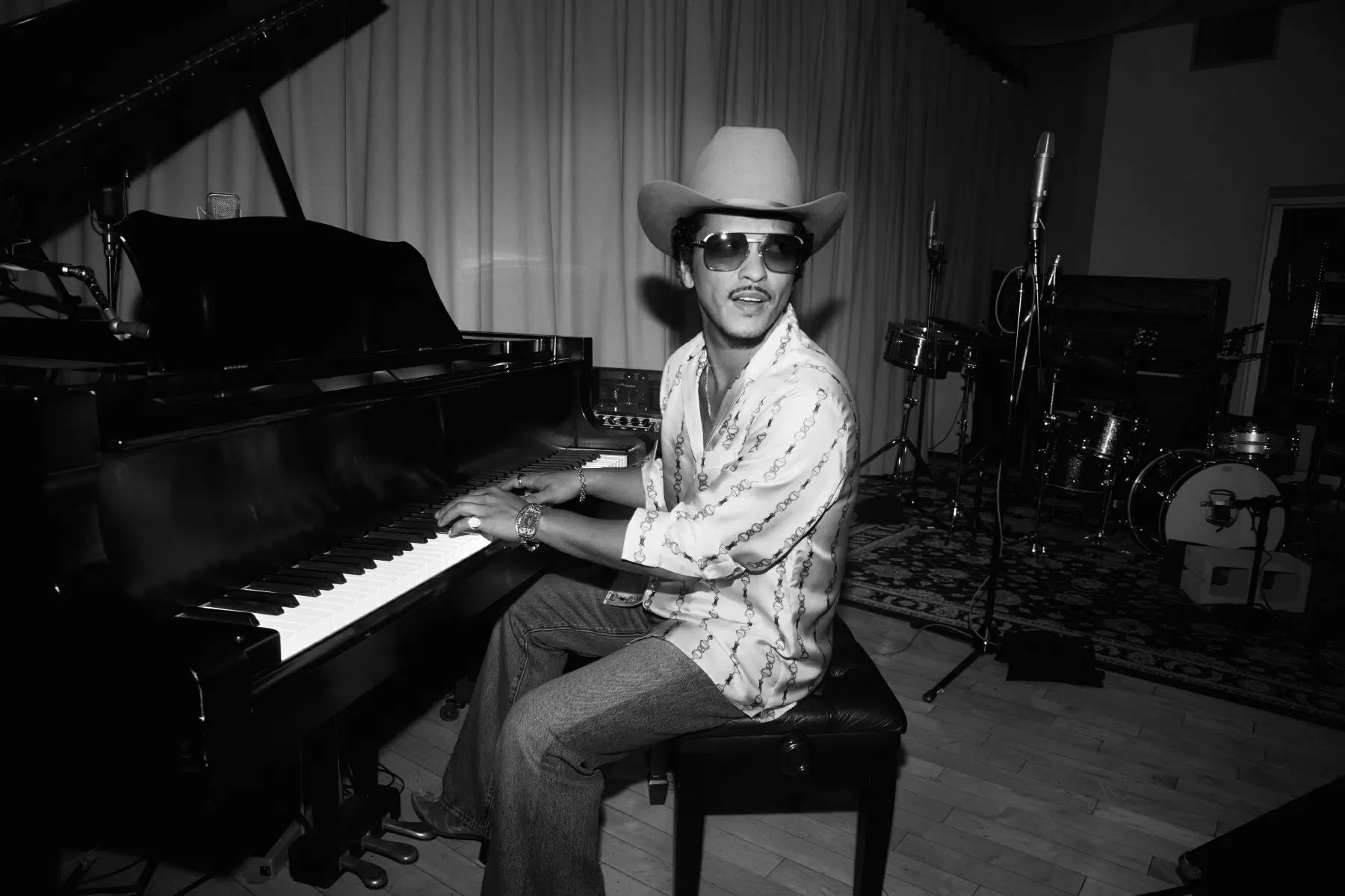 Bruno Mars Tops Artist 100, Billboard 200 & Hot 100 Simultaneously for the First Time