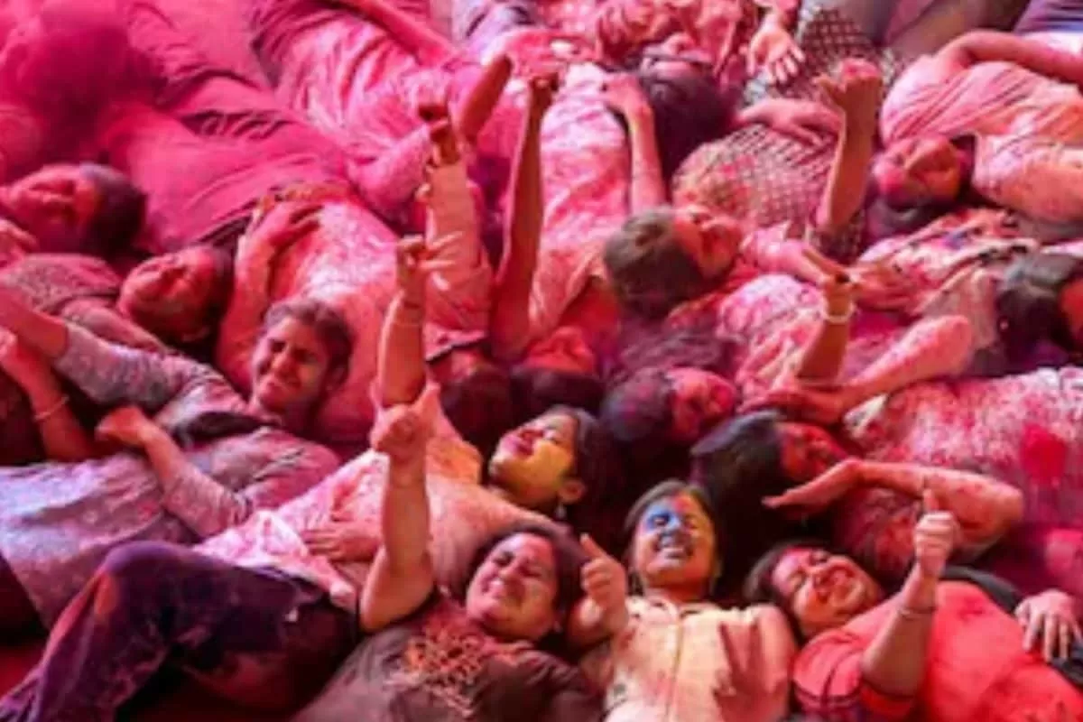Masan Holi: What Is This Unique Holi Celebration In Varanasi, Why Devotees Play With Ashes?
