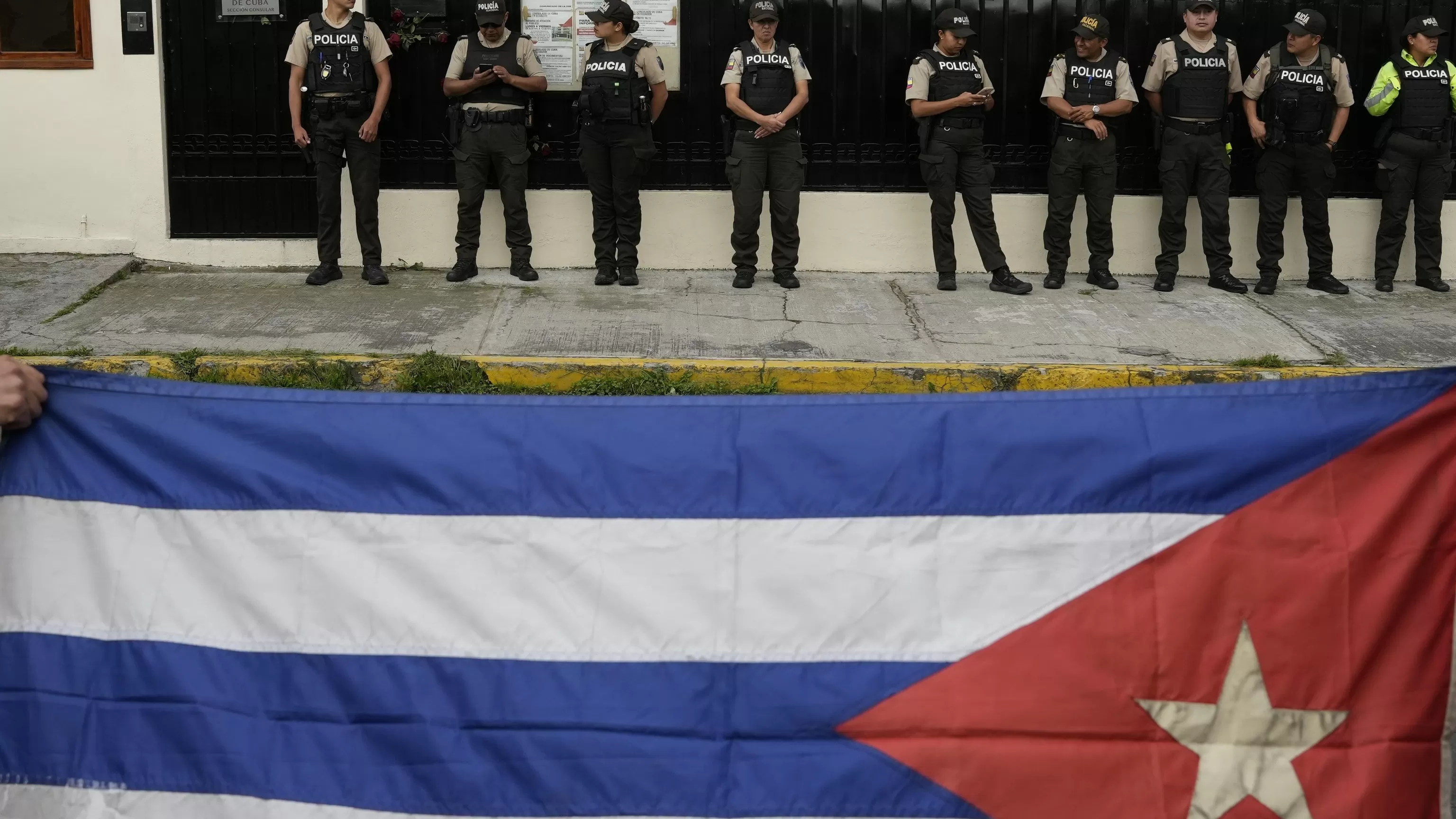 Cuba shuts its Quito embassy as Ecuador expels its diplomats