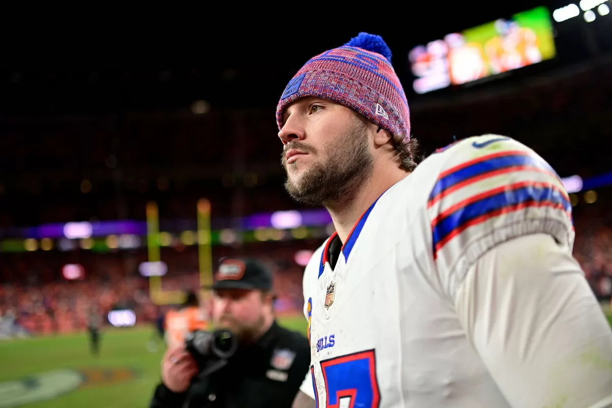 Josh Allen Gets Concerning Update on Bills’ WR Room Despite $98M D.J. Moore Trade