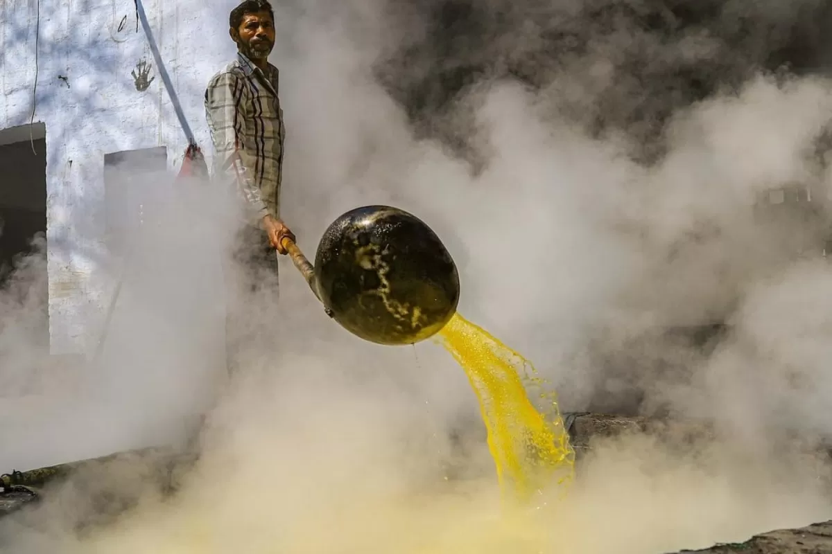 Jaggery May Contain Washing Powder Or Baking Soda, Here’s How To Test At Home, Safety Tips | Explained