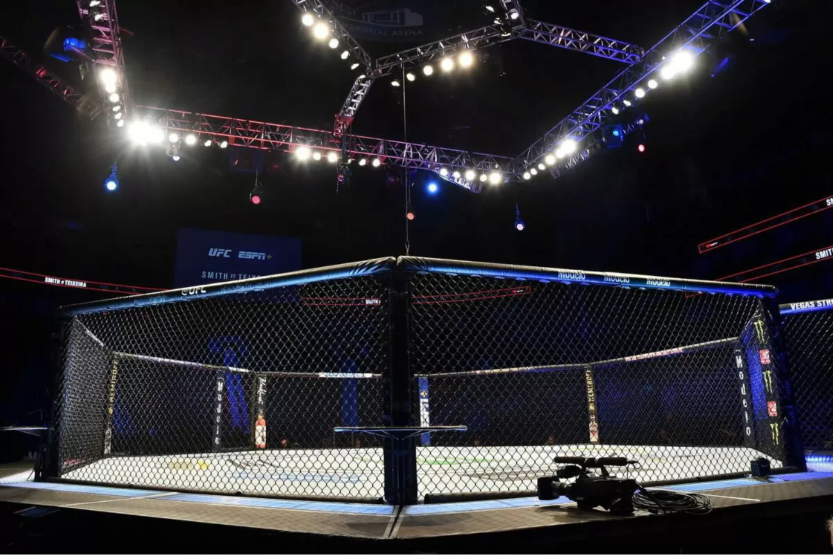 UFC Vet Reveals Officials Broke Promise After Heartbreaking Loss: “I Had to Stand There and Watch”