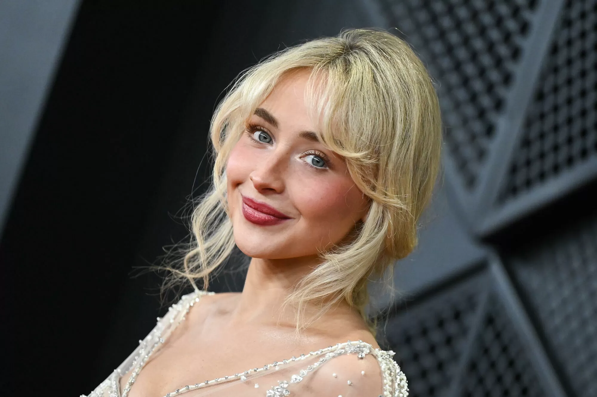Sabrina Carpenter Recruits Madelyn Cline & Margaret Qualley for ‘House Tour’ Video: Watch a Teaser
