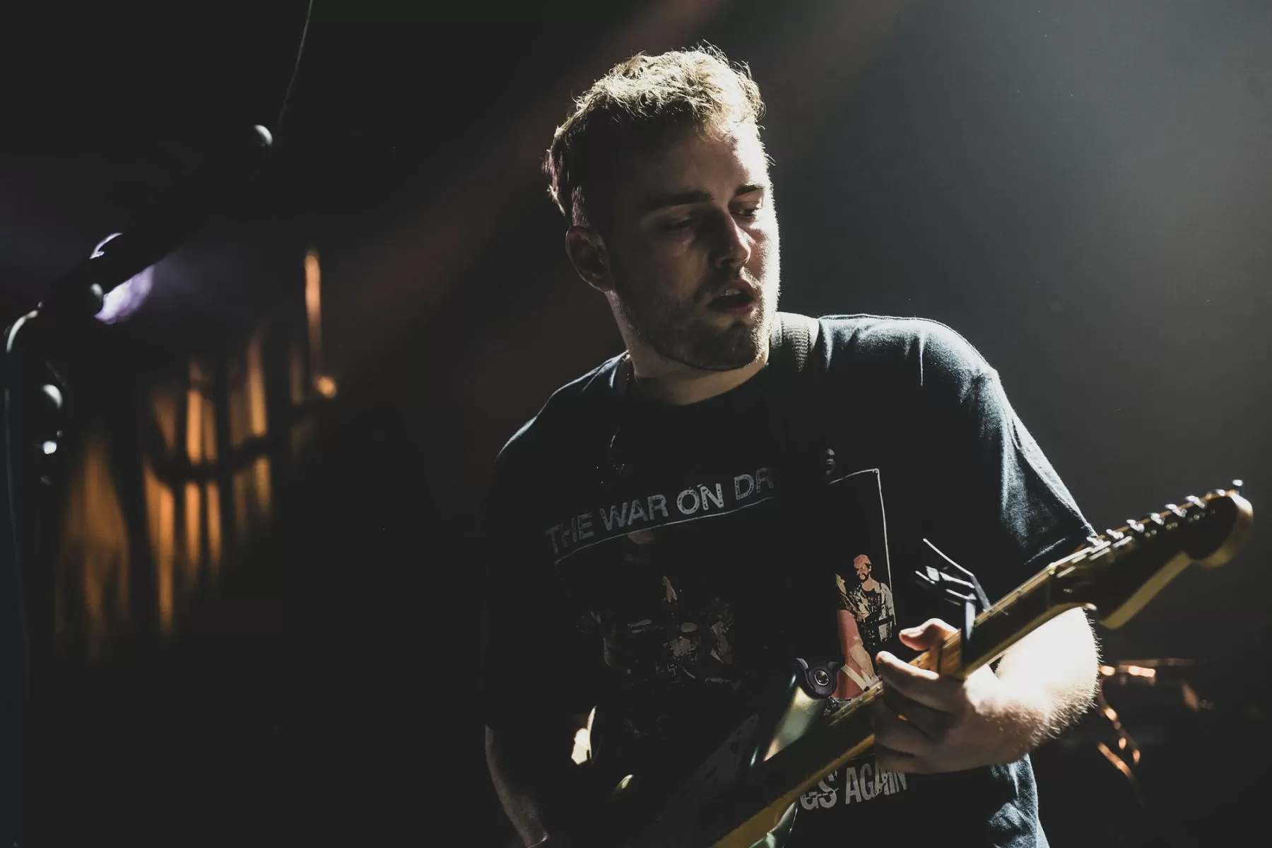 Sam Fender & Olivia Dean Score U.K. No. 1, But Tame Impala’s ‘Dracula’ Is Closing In