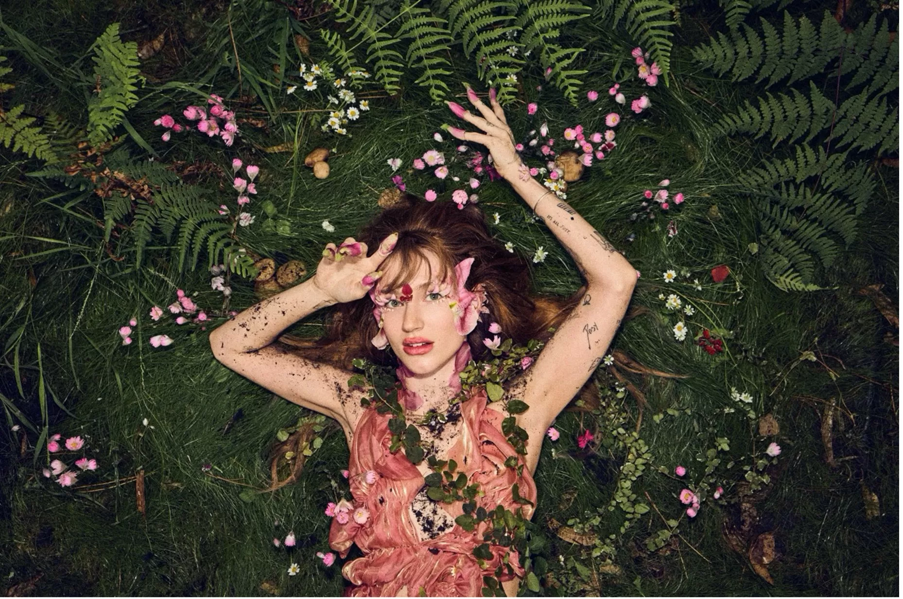 Peach PRC Releases Debut Album ‘Porcelain’, Shares New Video for ‘Hold It for Her’